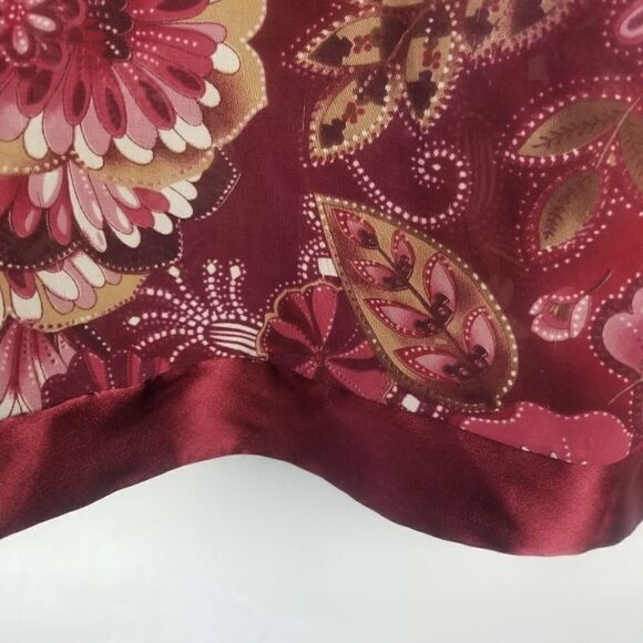 DUO MATERNITY SIZE L. 100% POLYESTER. BEAUTIFUL BURGANDY FLORAL W/SATIN LIKE HEM - Picture 14 of 15